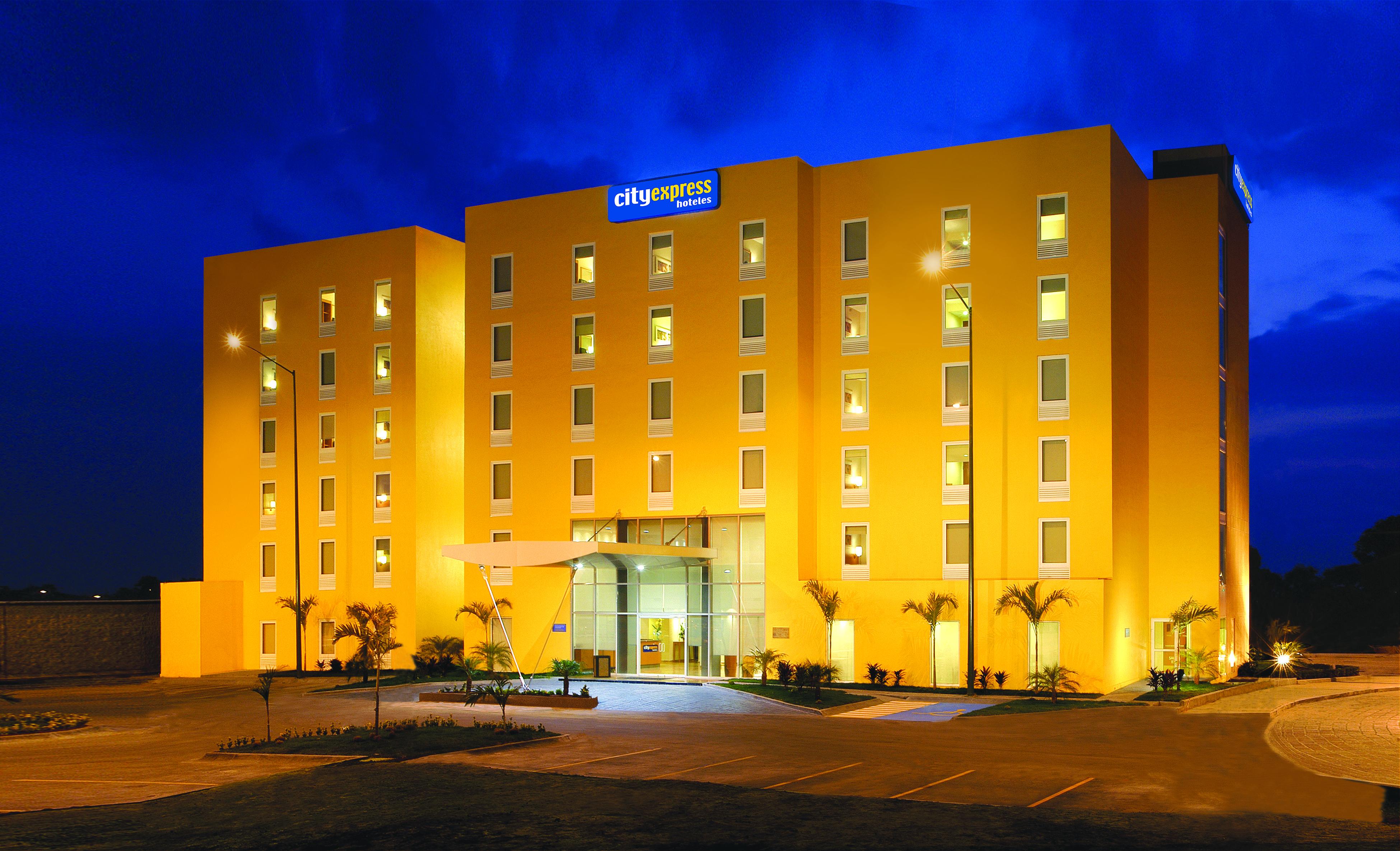 City Express By Marriott Irapuato Extérieur photo