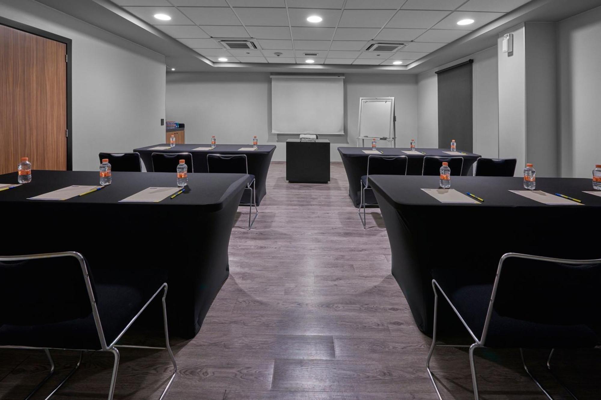 City Express By Marriott Irapuato Extérieur photo