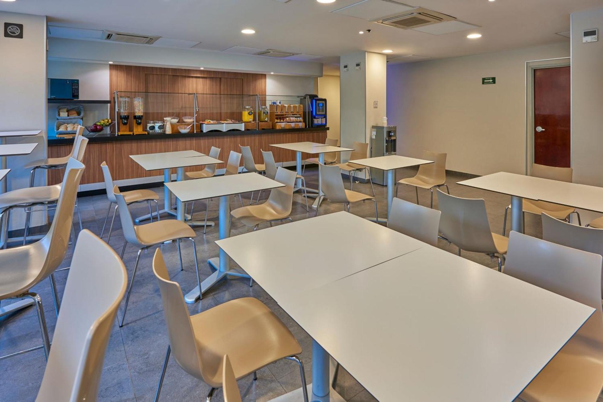 City Express By Marriott Irapuato Extérieur photo